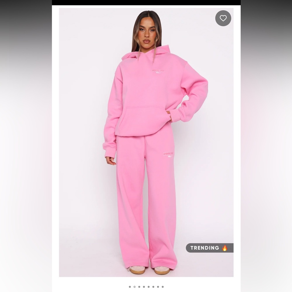 White Fox Vol. 1 Wide Leg Sweatpants
Bubblegum-L-NWT